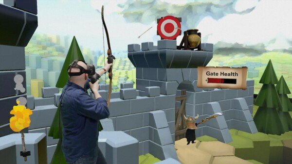 Hombre jugando a realidad virtual.