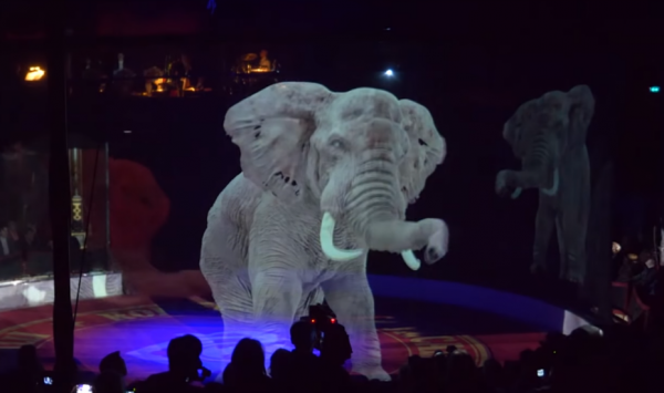 Holograma de un elefante en un circo sin animales