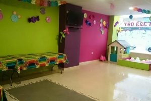 LOCAL NIÑOS LA ROSALEDA MALAGA