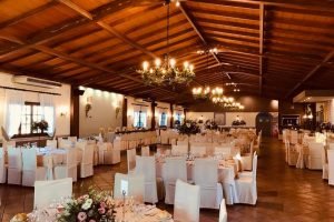 Comunión en salón interior de Hacienda Los Conejitos
