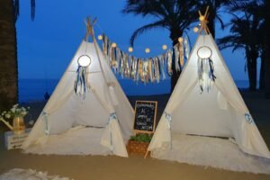 Fiesta de tipis en la playa