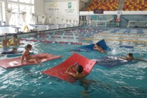 Fiesta infantil en piscina climatizada
