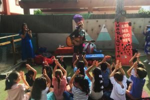 Marionetas y Cantajuegos con Mariquita Animaciones
