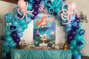 Mesa de cumpleaños de Garland Fantasía