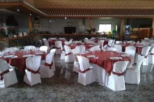 Salón con barra de Restaurante Río Grande Cártama
