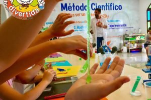 Talleres científicos para niños como actvidades extraescolares, fiestas infantiles, cumpleaños