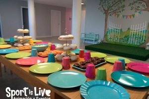 Comedor para fiestas infantiles en Local Cerrado Calderón.