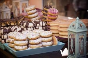 mesa-de-donuts-barra-libre