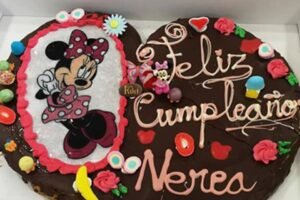 palmeras kiki adornadas para fiestas en malaga